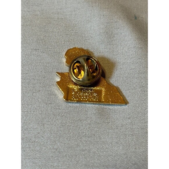 Stevenson Stallions Pride Horses Lapel Hat Tie Pin Souvenir - Picture 2 of 3